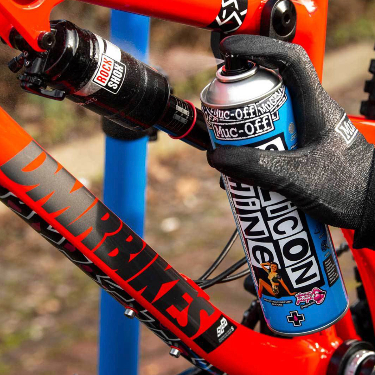 MUC-OFF SPRAY ABRILLANTADOR DE BICICLETA 500ML