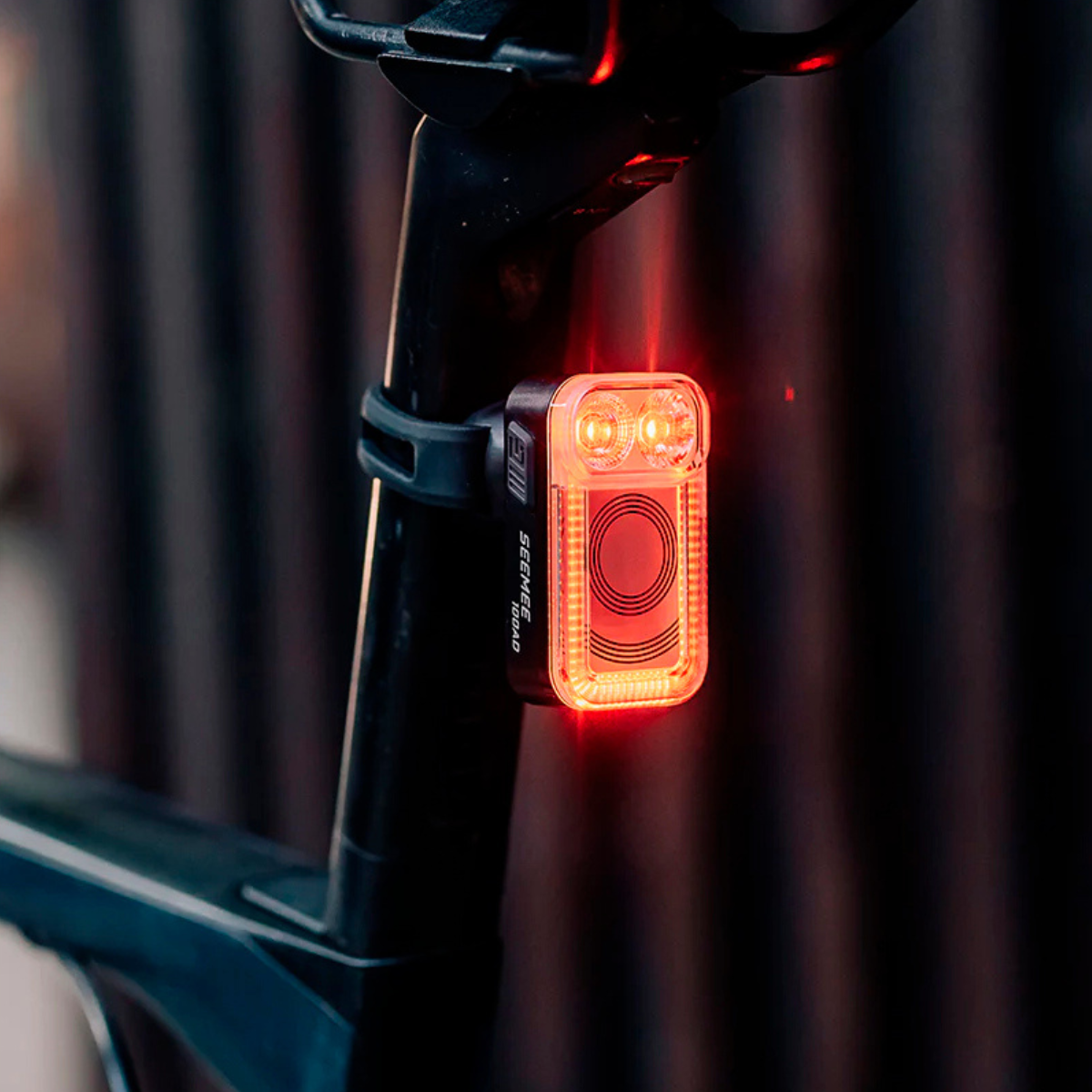 LAMPARA MAGICSHINE TRASERA USB 100 LM RADAR