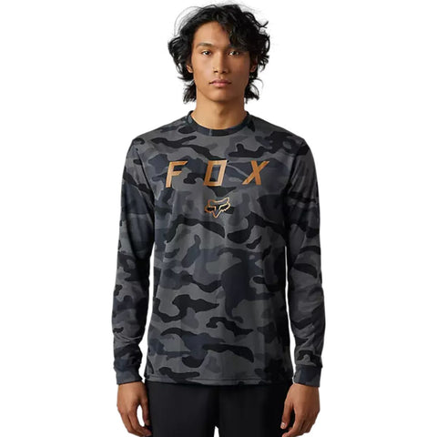 PLAYERA FOX TECH M LARGA VZNS NEGRO CAMO